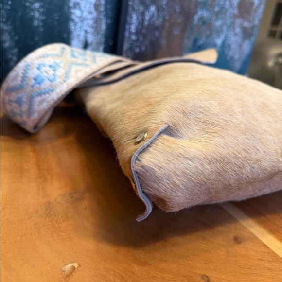 Handburned Sunflower Cowhide Crossbody Bag with Woven Guitar Strap -NWOT’s - Picture 12 of 16